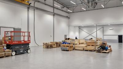 AEL LED installation i rum med travers