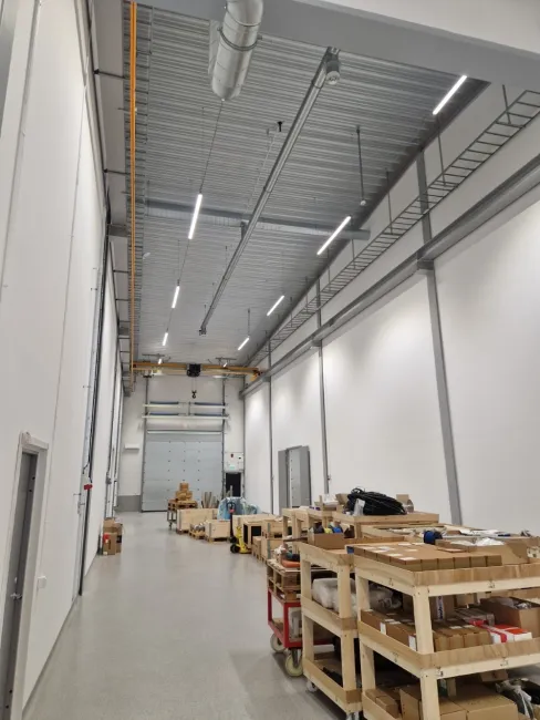 AEL LED installation visar armaturerna i taket