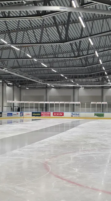 Granitor har vi levererat en sofistikerad belysningsl&ouml;sning f&ouml;r en ishall i Trollh&auml;ttan
